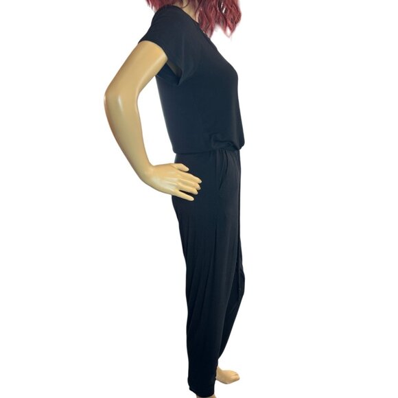 Short Sleeve Jumpsuit With Keyhole Back Design in‎ Black Size Small - Picture 2 of 5